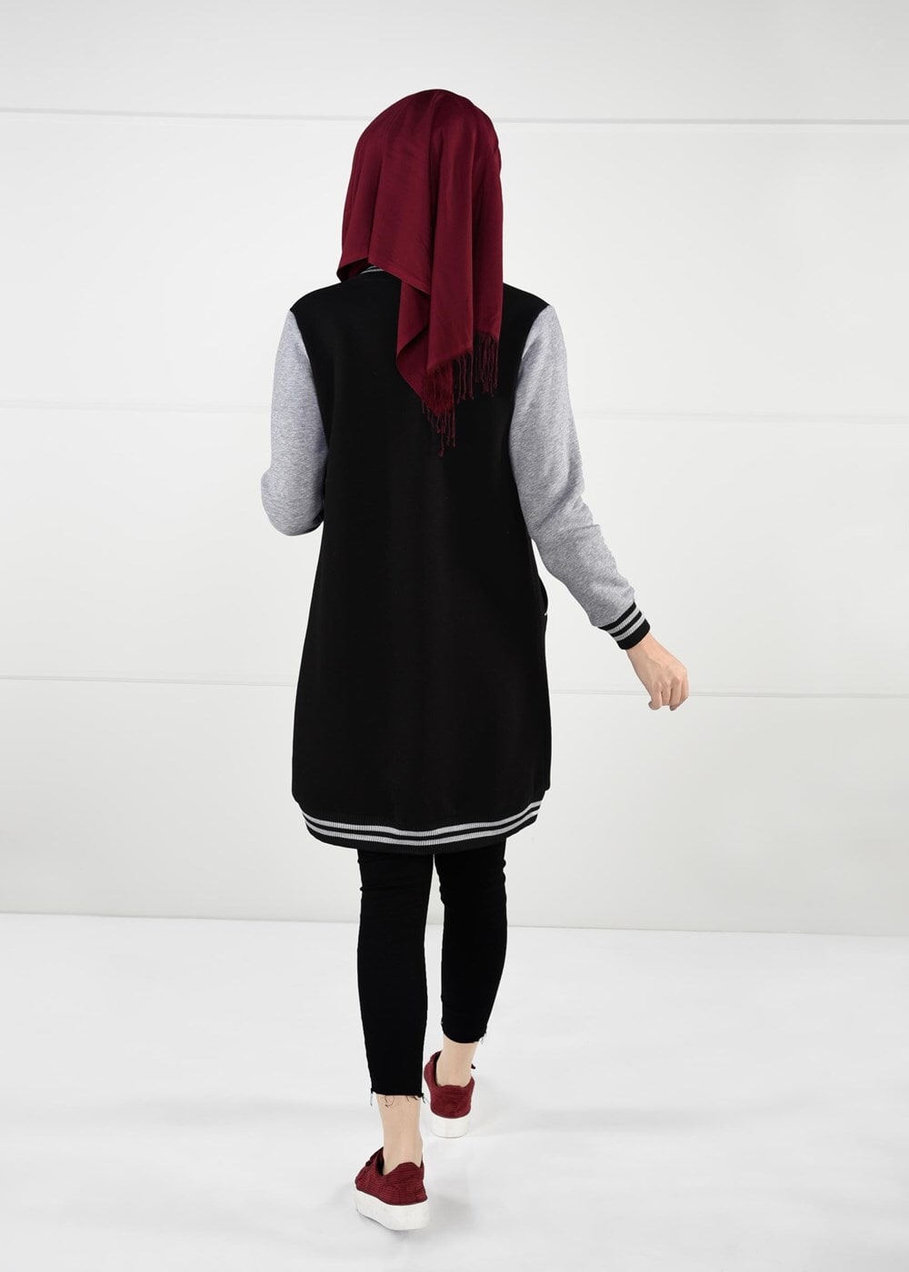 Tesettür giyim SİYAH ARMA DETAYLI RİBANALI KOLEJ CEKET 9221 