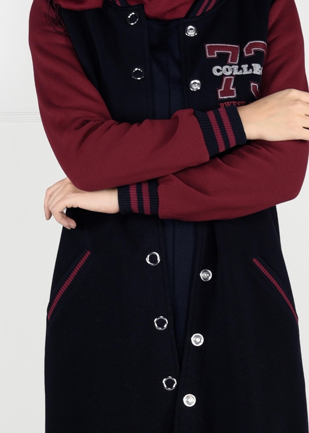 Tesettür giyim LACİVERT ARMA DETAYLI RİBANALI KOLEJ CEKET 9221 