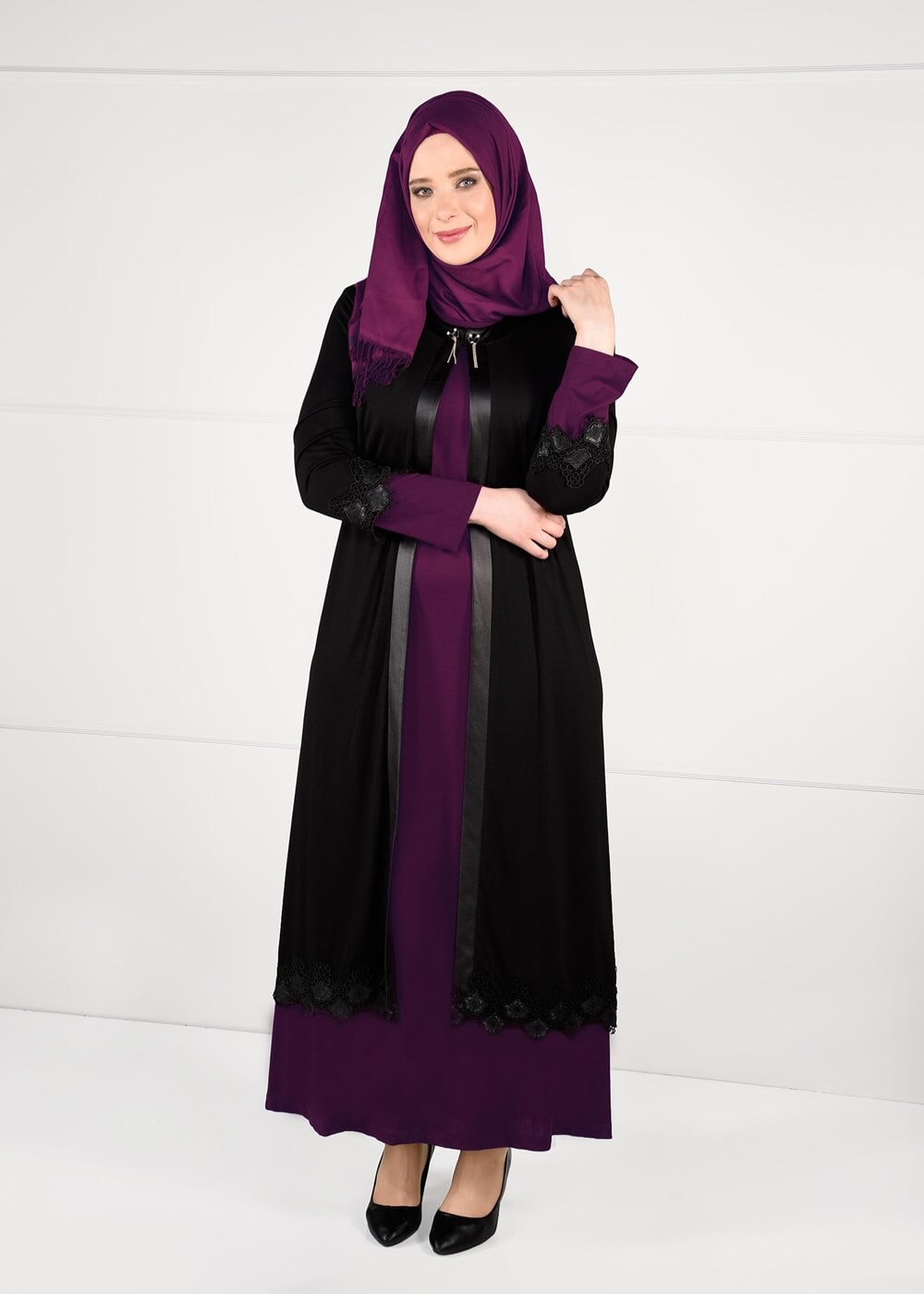 Tesettür giyim MOR DERİ BİYE ŞERİTLİ GÜPÜRLÜ 2Lİ ELBİSELİ TAKIM 2657 