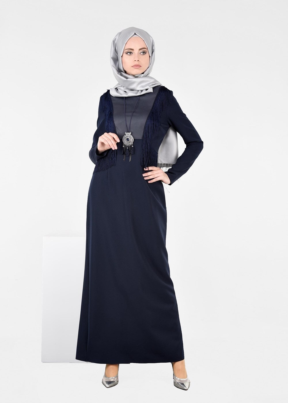 Tesettür giyim LACİVERT PÜSKÜL DETAYLI ELBİSE 4849