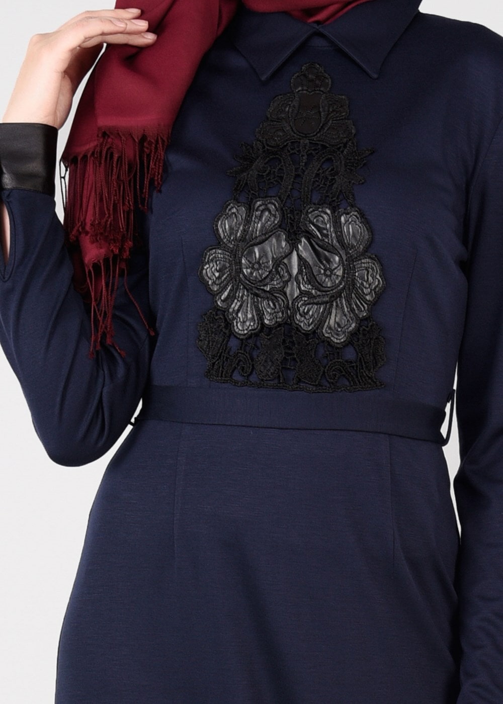 Tesettür giyim LACİVERT GÜPÜR İŞLEMELİ ELBİSE 4907 