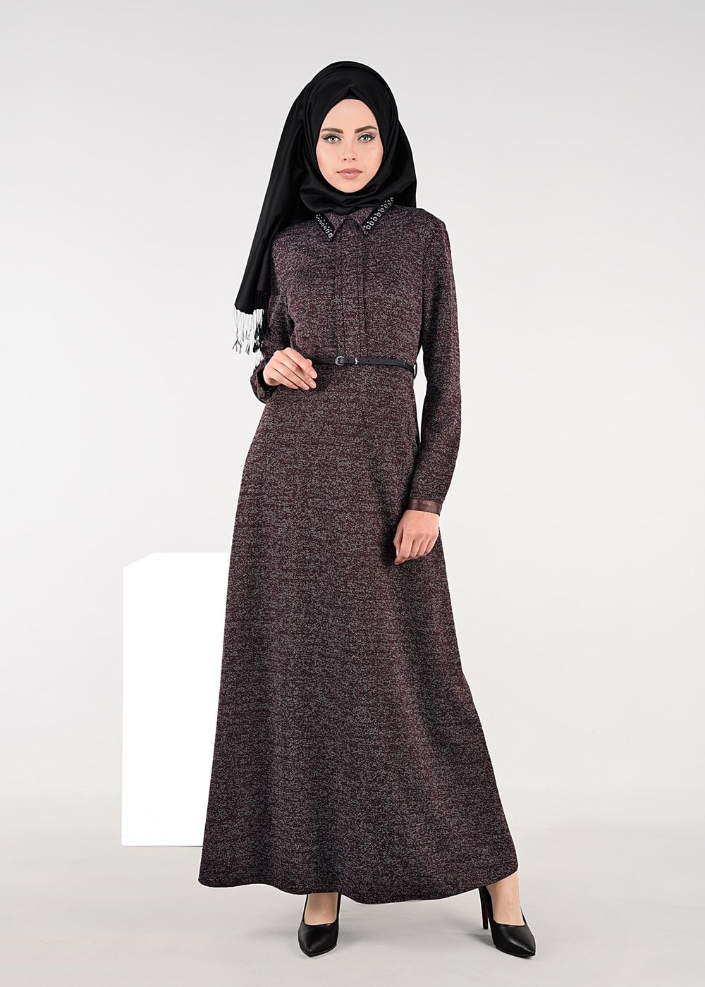 Tesettür giyim MÜRDÜM YAKASI KUŞ GÖZÜ DETAYLI KEMERLİ ELBİSE 4946