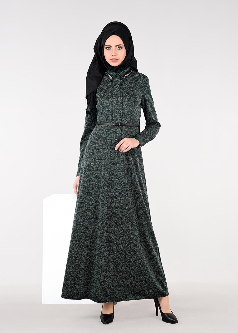 Tesettür giyim YEŞİL YAKASI KUŞ GÖZÜ DETAYLI KEMERLİ ELBİSE 4946