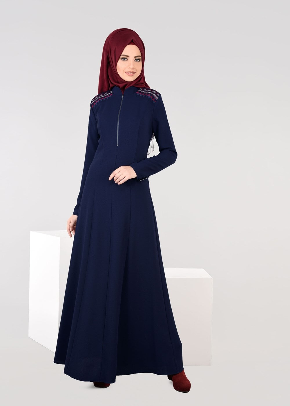Tesettür giyim LACİVERT FERMUAR DETAYLI NAKIŞLI ELBİSE 4966 