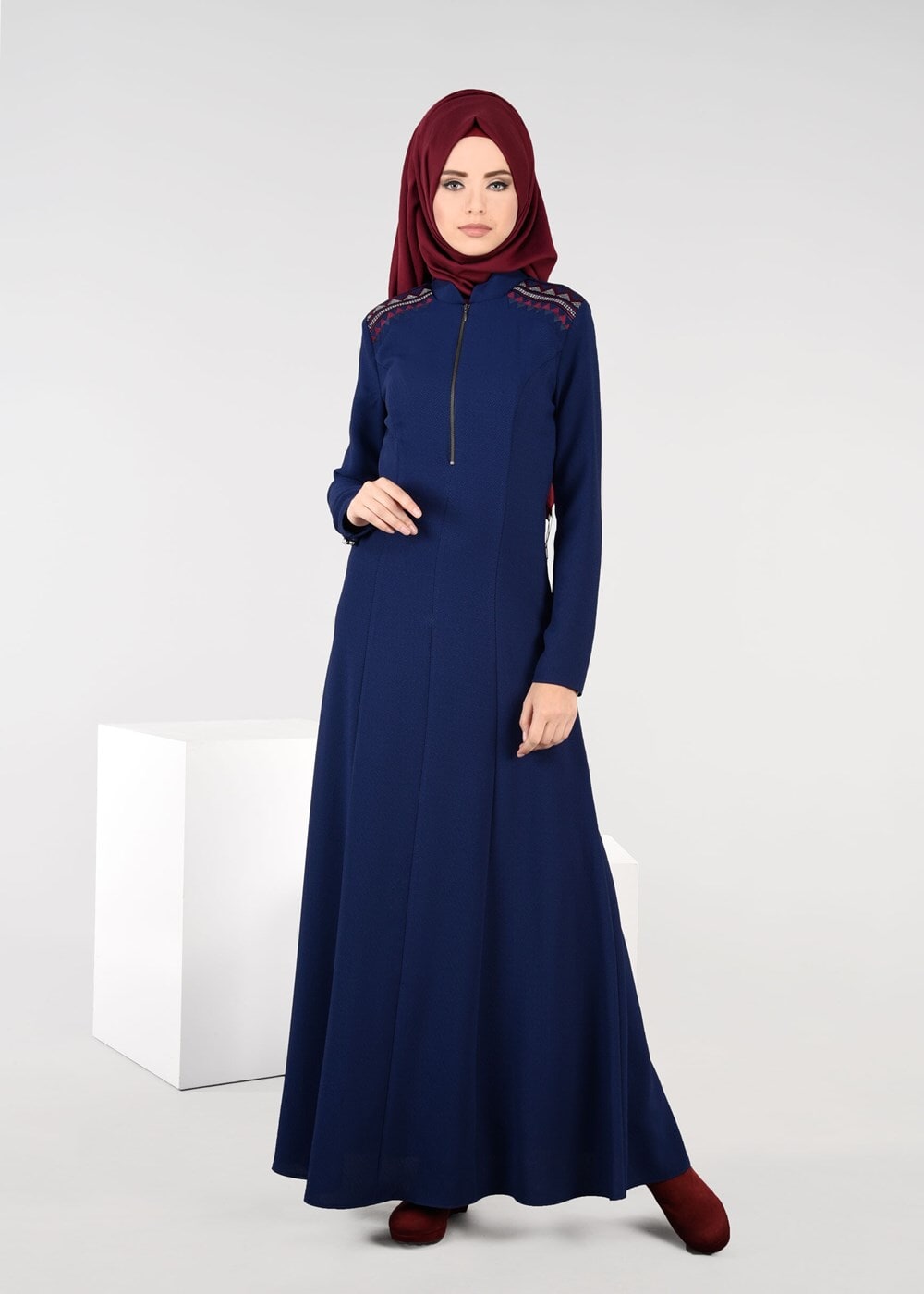 Tesettür giyim LACİVERT FERMUAR DETAYLI NAKIŞLI ELBİSE 4966 