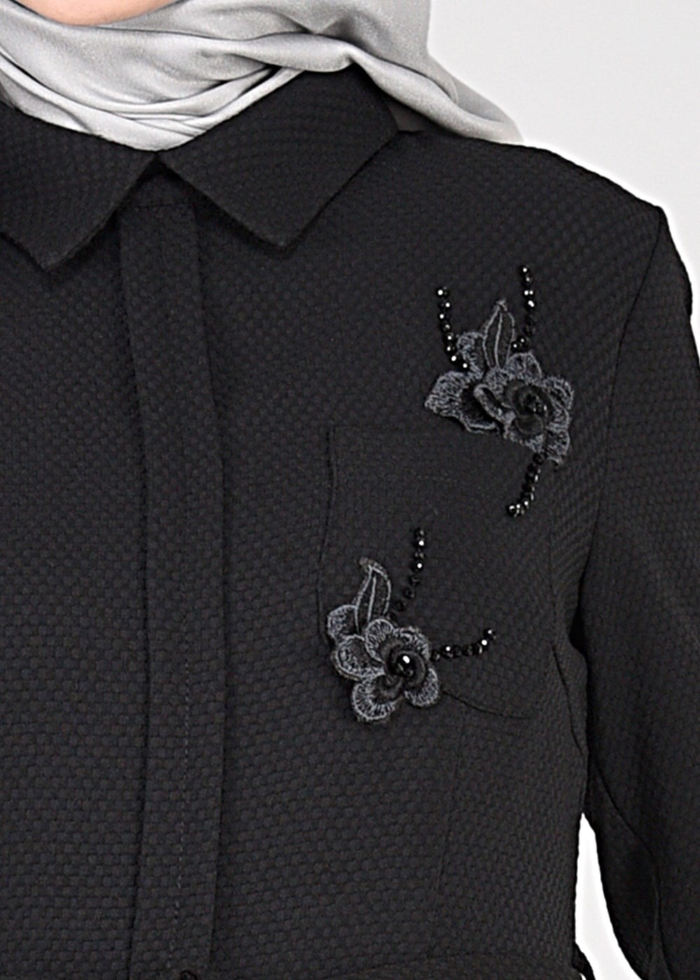 Tesettür giyim SİYAH ÇİÇEK NAKIŞLI ELBİSE 4969