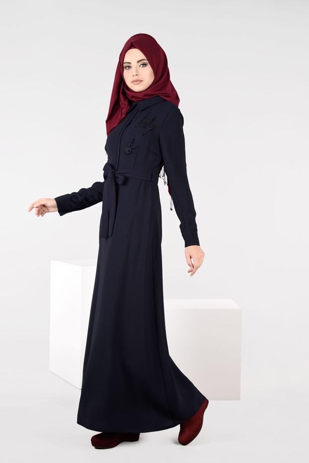 Tesettür giyim LACİVERT ÇİÇEK NAKIŞLI ELBİSE 4969 - TRENDTESETTÜR