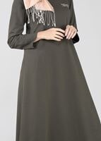 Tesettür giyim HAKİ YAZI DETAYLI SPOR ELBİSE 8841