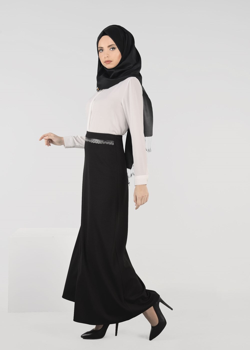 Tesettür giyim SİYAH KUŞ GÖZÜ DETAYLI ETEK 6943