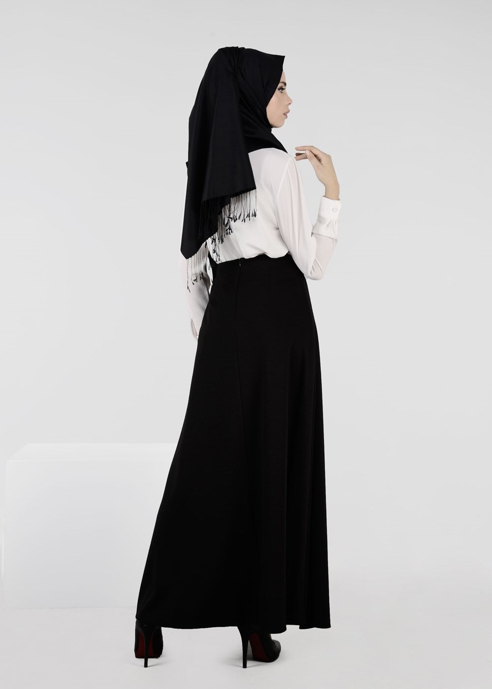 Tesettür giyim SİYAH KUŞ GÖZÜ DETAYLI ETEK 6943