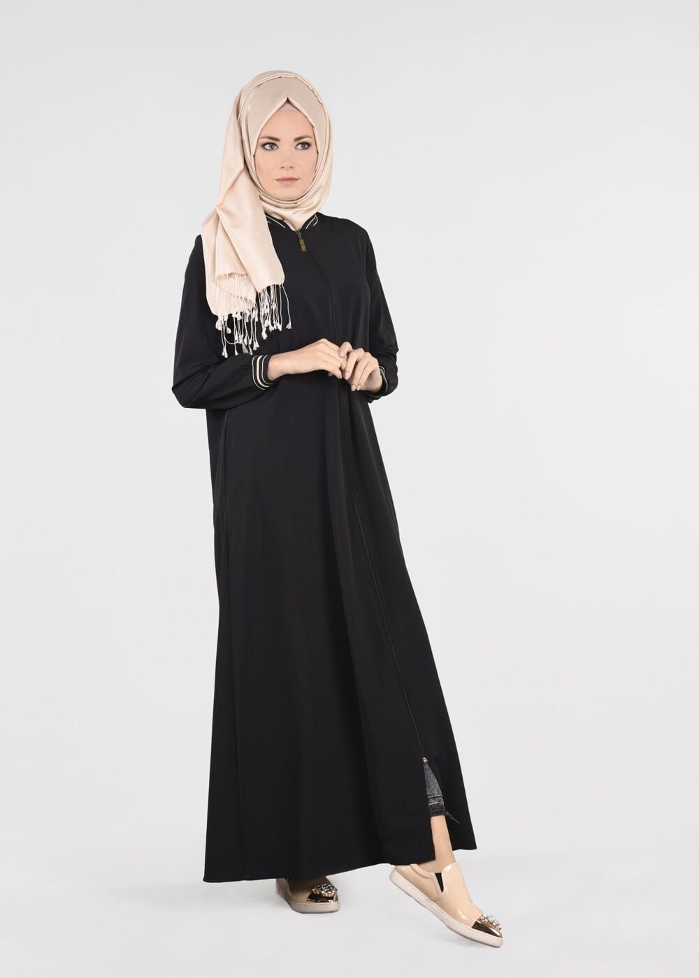 Tesettür giyim SİYAH RİBANALI FERMUARLI FERACE 16106