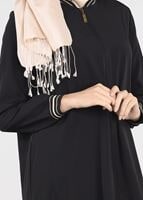 Tesettür giyim SİYAH RİBANALI FERMUARLI FERACE 16106