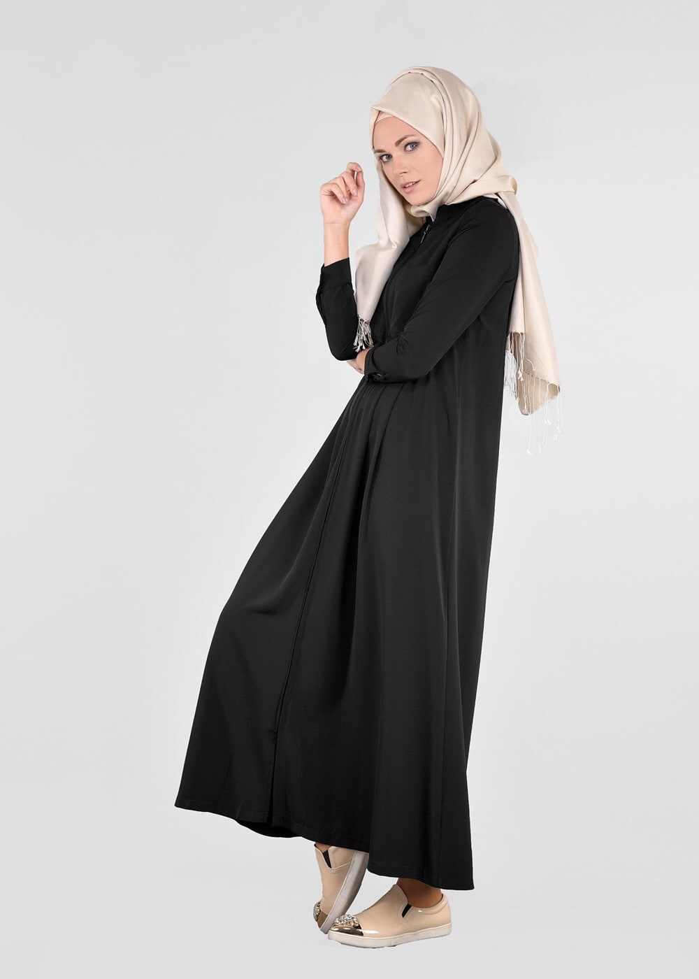 Tesettür giyim SİYAH FERMUARLI FERACE 26106 