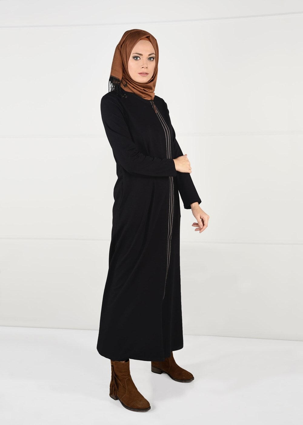 Tesettür giyim SİYAH FERMUAR DETAYLI FERACE 95106