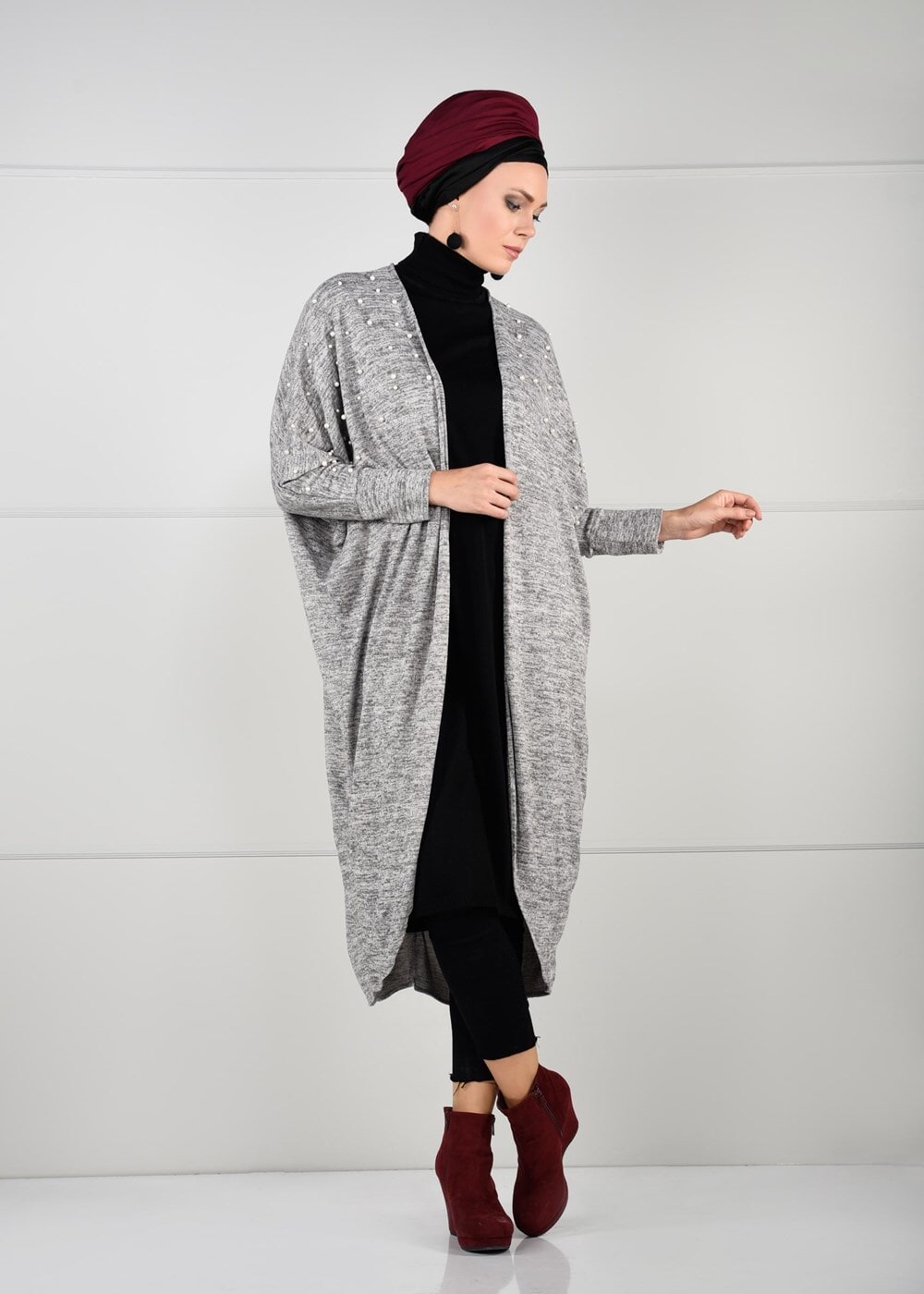 Tesettür giyim GRİ İNCİ DETAYLI YARASA KOL HIRKA 6845