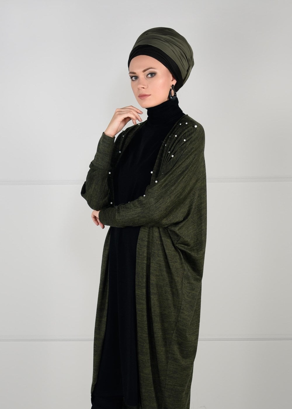 Tesettür giyim HAKİ İNCİ DETAYLI YARASA KOL HIRKA 6845