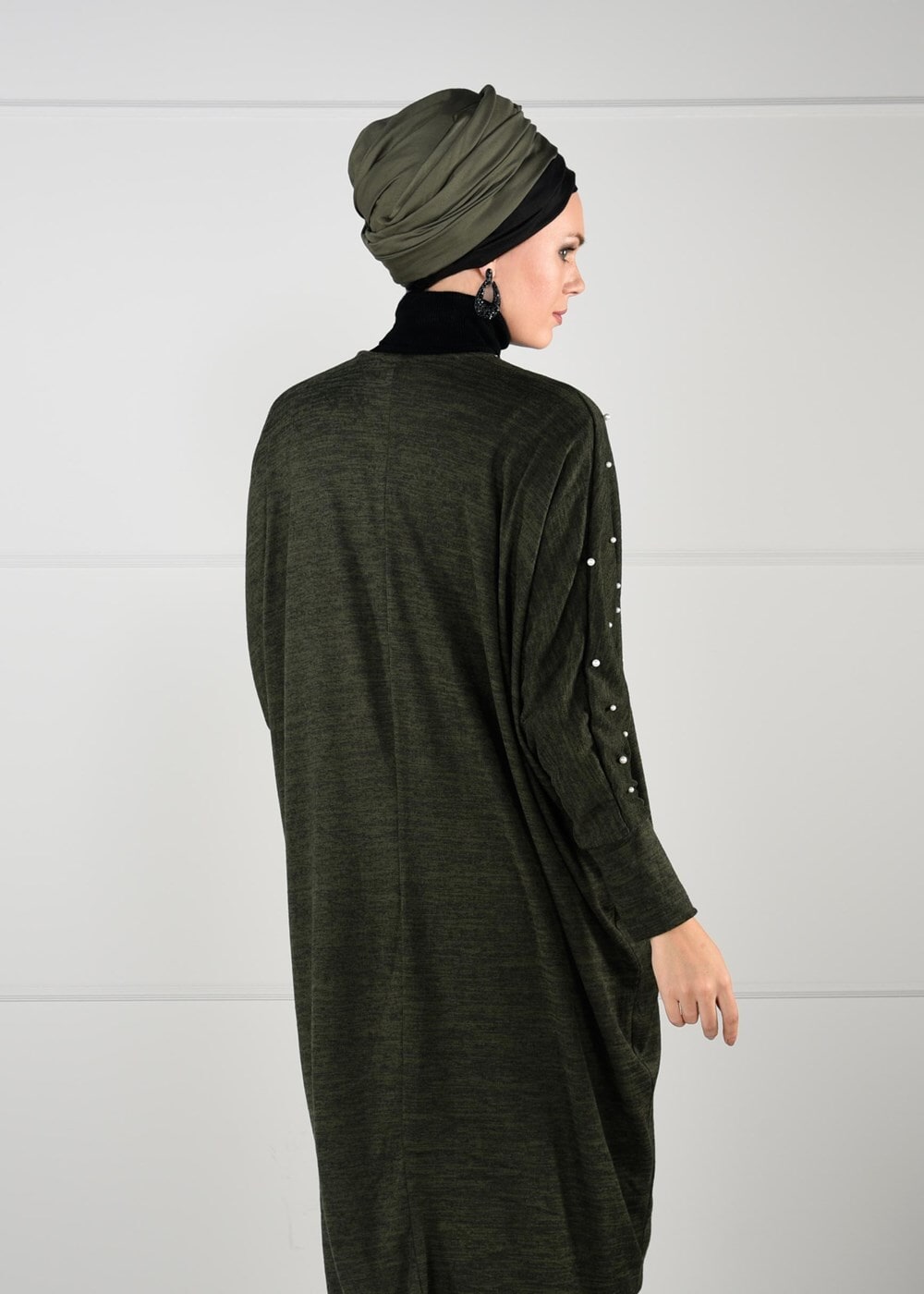 Tesettür giyim HAKİ İNCİ DETAYLI YARASA KOL HIRKA 6845