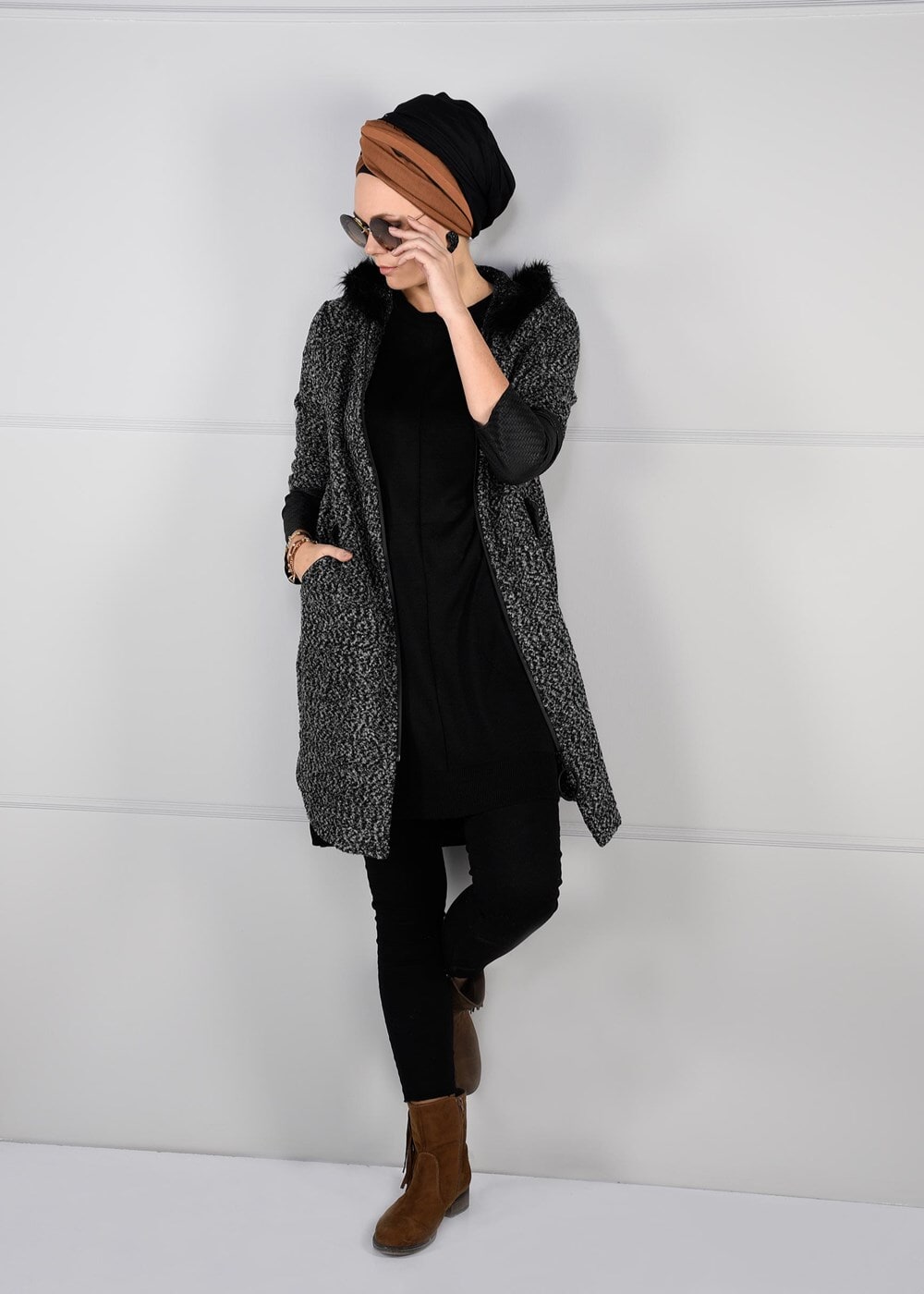 Tesettür giyim GRİ SUNİ DERİ DETAYLI KABAN 31241