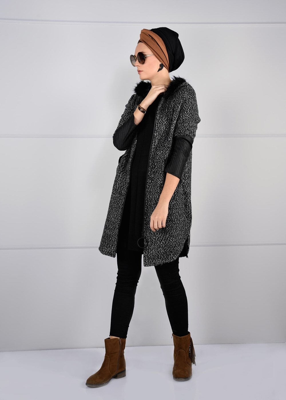 Tesettür giyim GRİ SUNİ DERİ DETAYLI KABAN 31241