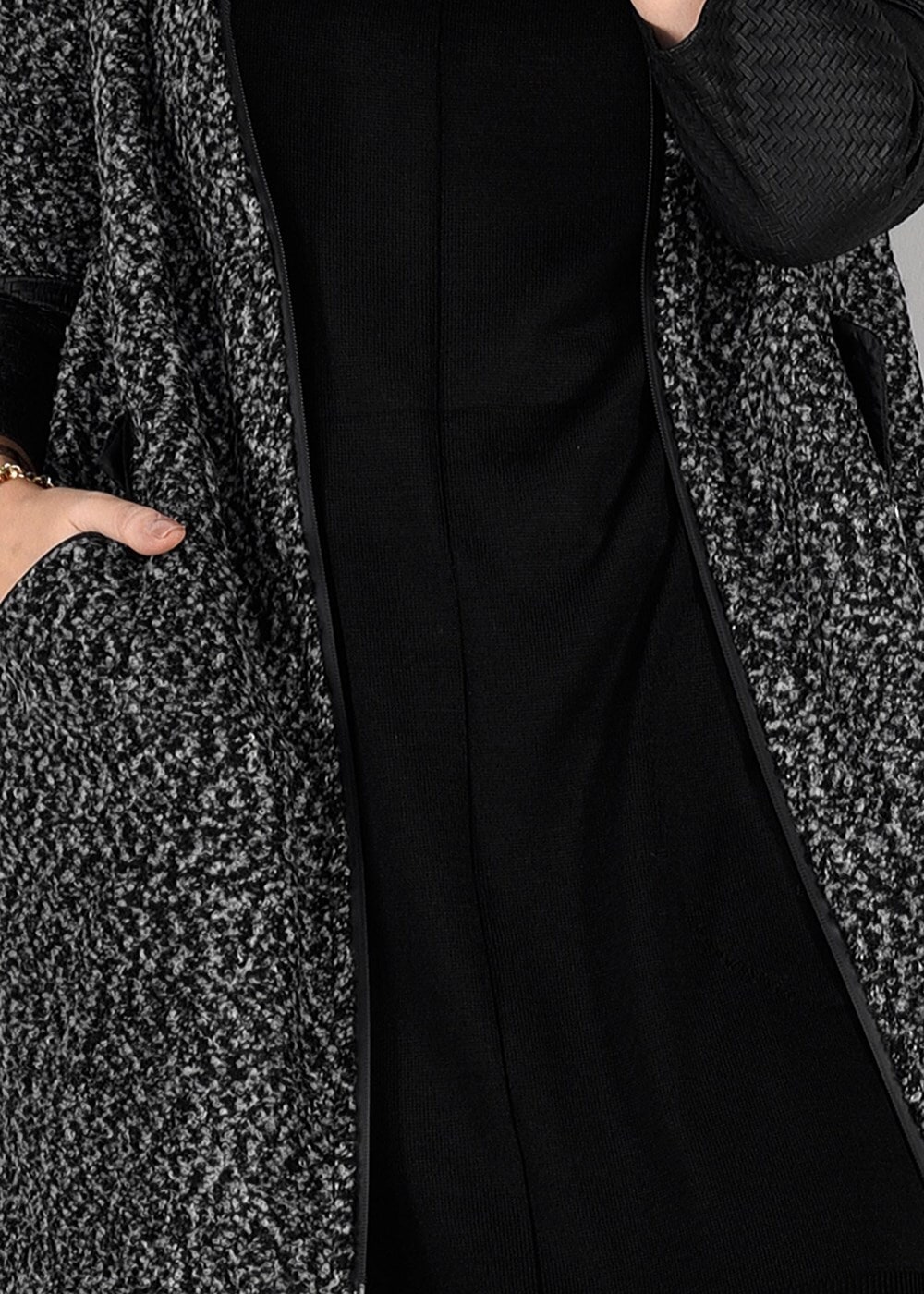 Tesettür giyim GRİ SUNİ DERİ DETAYLI KABAN 31241