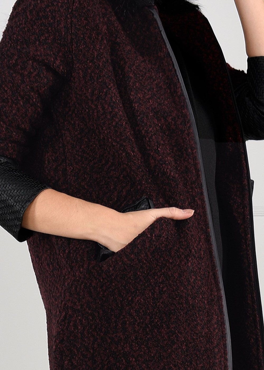 Tesettür giyim BORDO SUNİ DERİ DETAYLI KABAN 31241