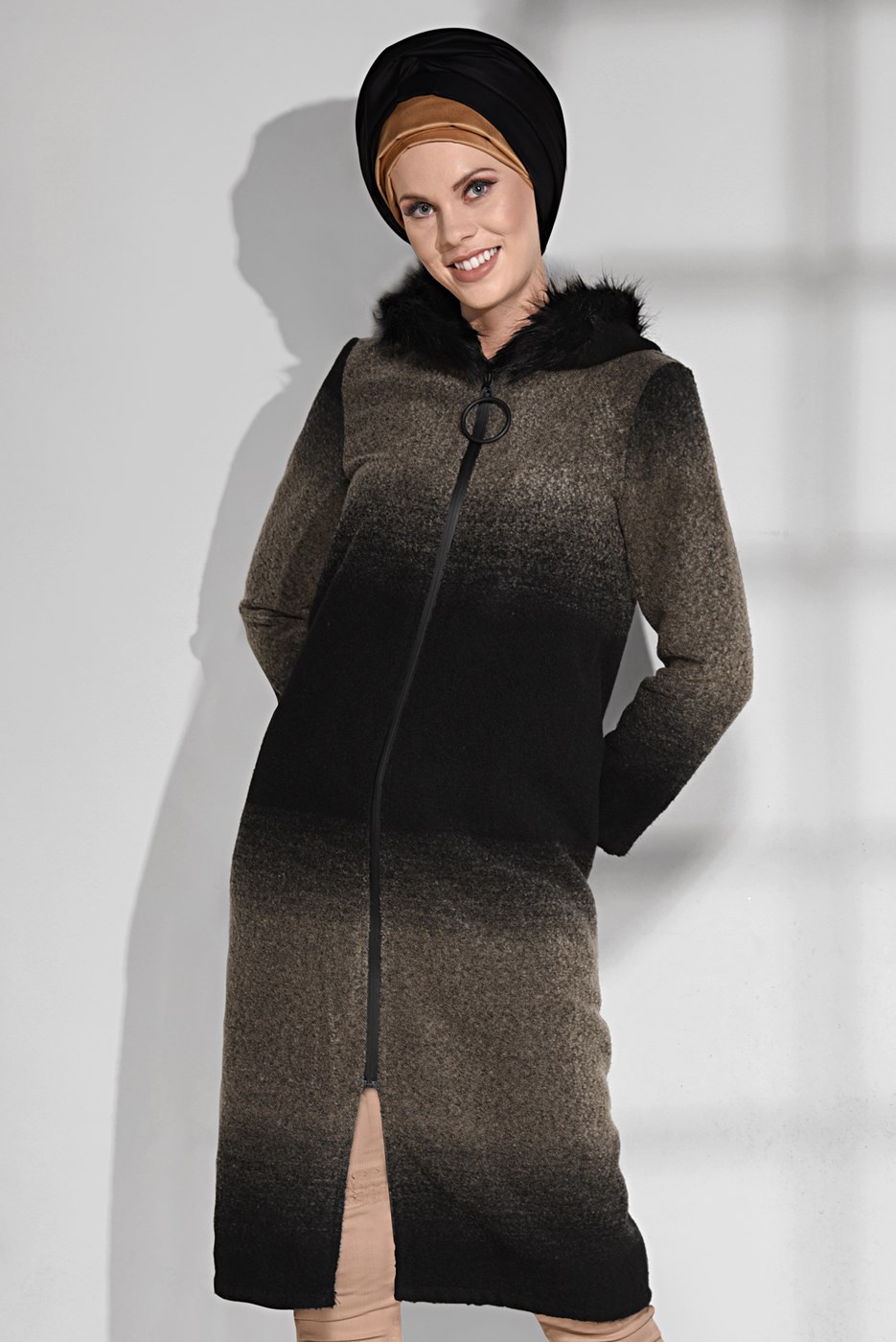 Tesettür giyim TABA KAPÜŞONU KÜRKLÜ FERMUARLI KABAN 32241