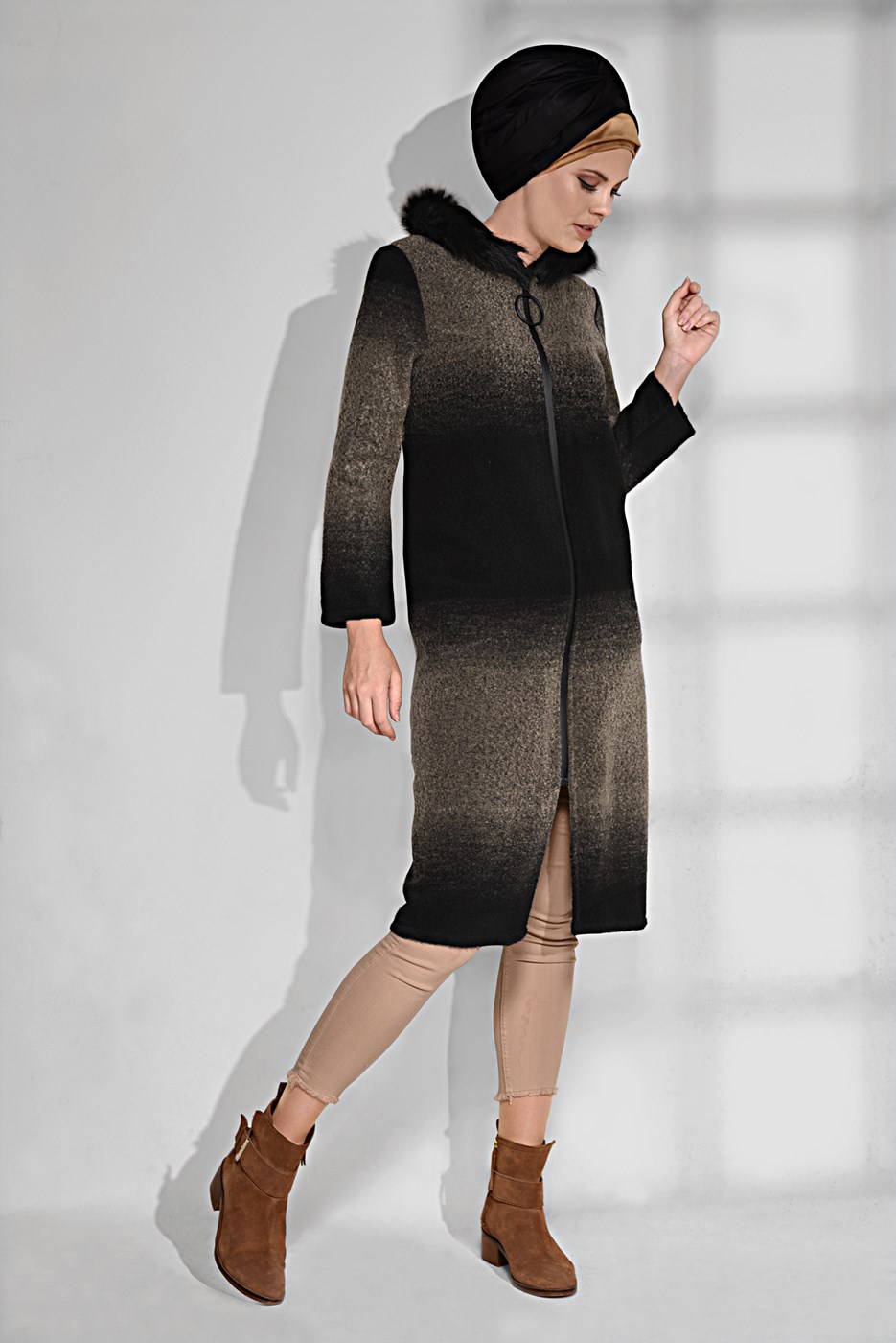 Tesettür giyim TABA KAPÜŞONU KÜRKLÜ FERMUARLI KABAN 32241