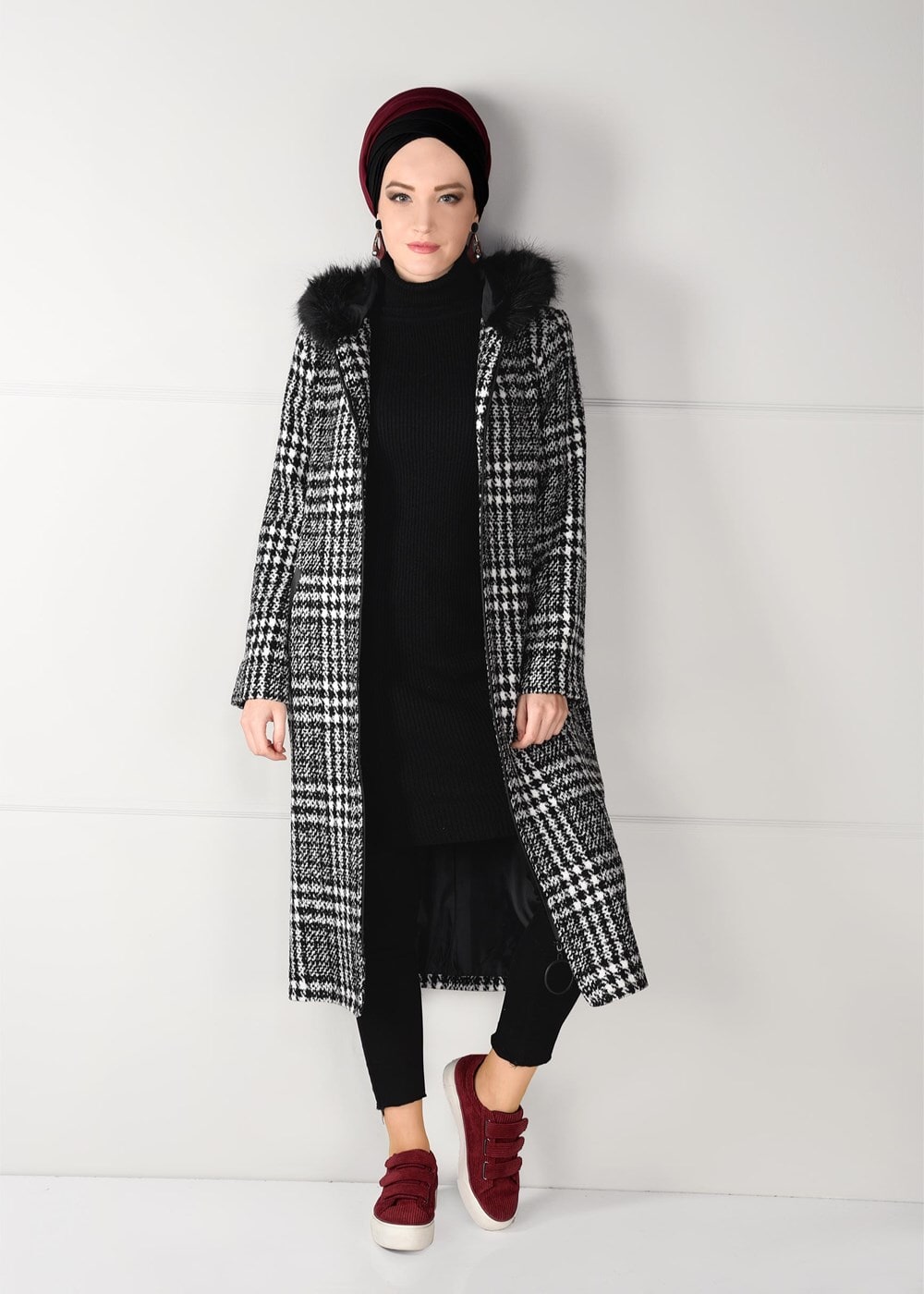 Tesettür giyim SİYAH EKOSE DESENLİ KAŞE KABAN 50451