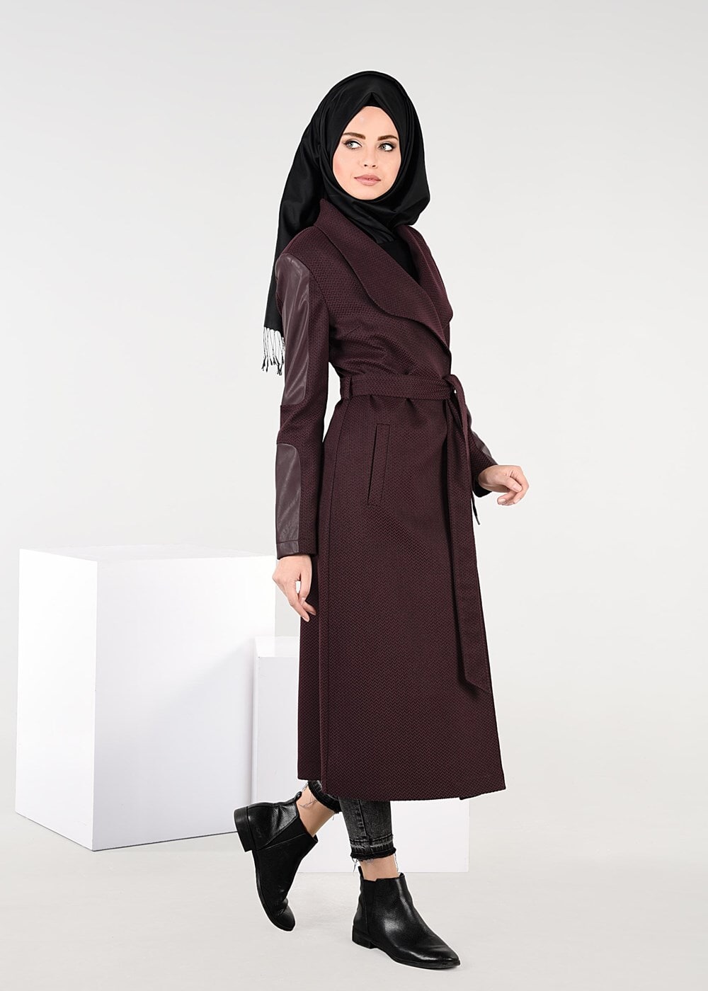 Tesettür giyim BORDO KOLLARI DERİ DETAYLI KABAN 9470 