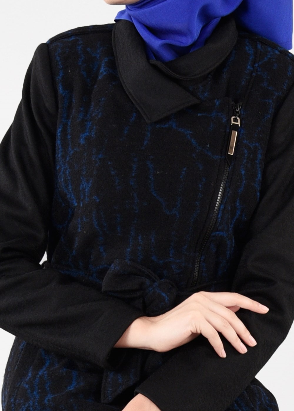 Tesettür giyim SİYAH FERMUARLI JAKAR KEÇE KABAN 9495