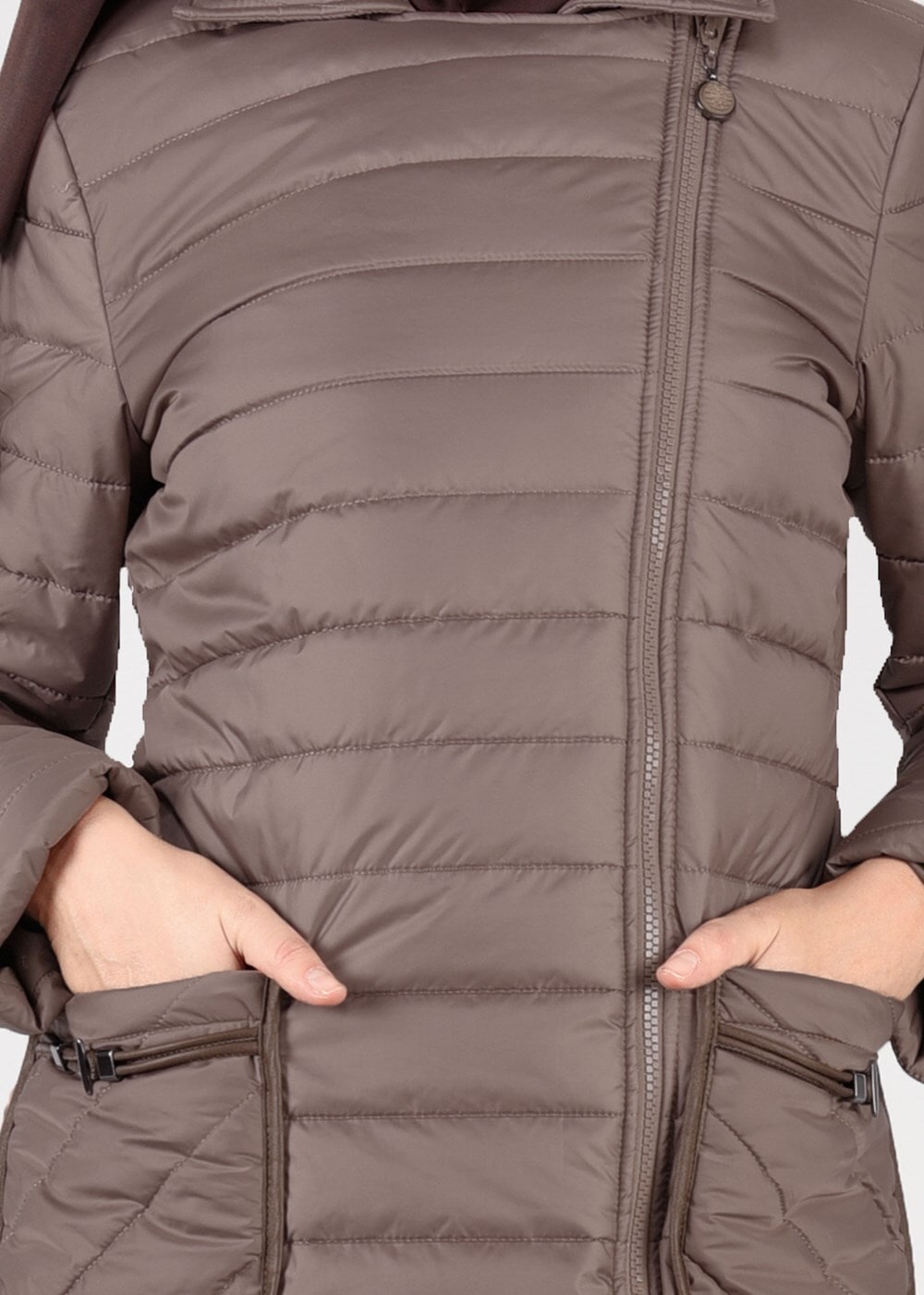 Tesettür giyim KAHVE CEP DETAYLI KAPİTONE KABAN  9496 