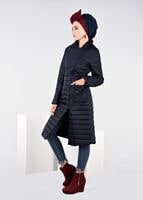 Tesettür giyim LACİVERT CEP DETAYLI KAPİTONE KABAN  9496 