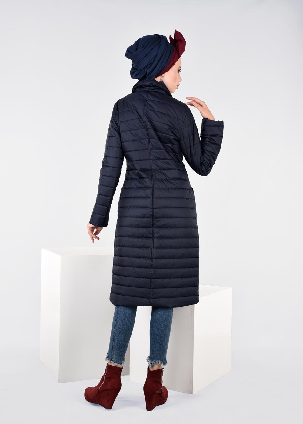 Tesettür giyim LACİVERT CEP DETAYLI KAPİTONE KABAN  9496 