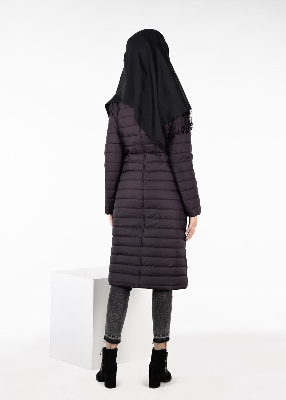 Tesettür giyim MÜRDÜM CEP DETAYLI KAPİTONE KABAN  9496 