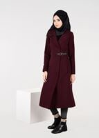 Tesettür giyim BORDO KAPÜŞONLU DÜĞMELİ KABAN 9497