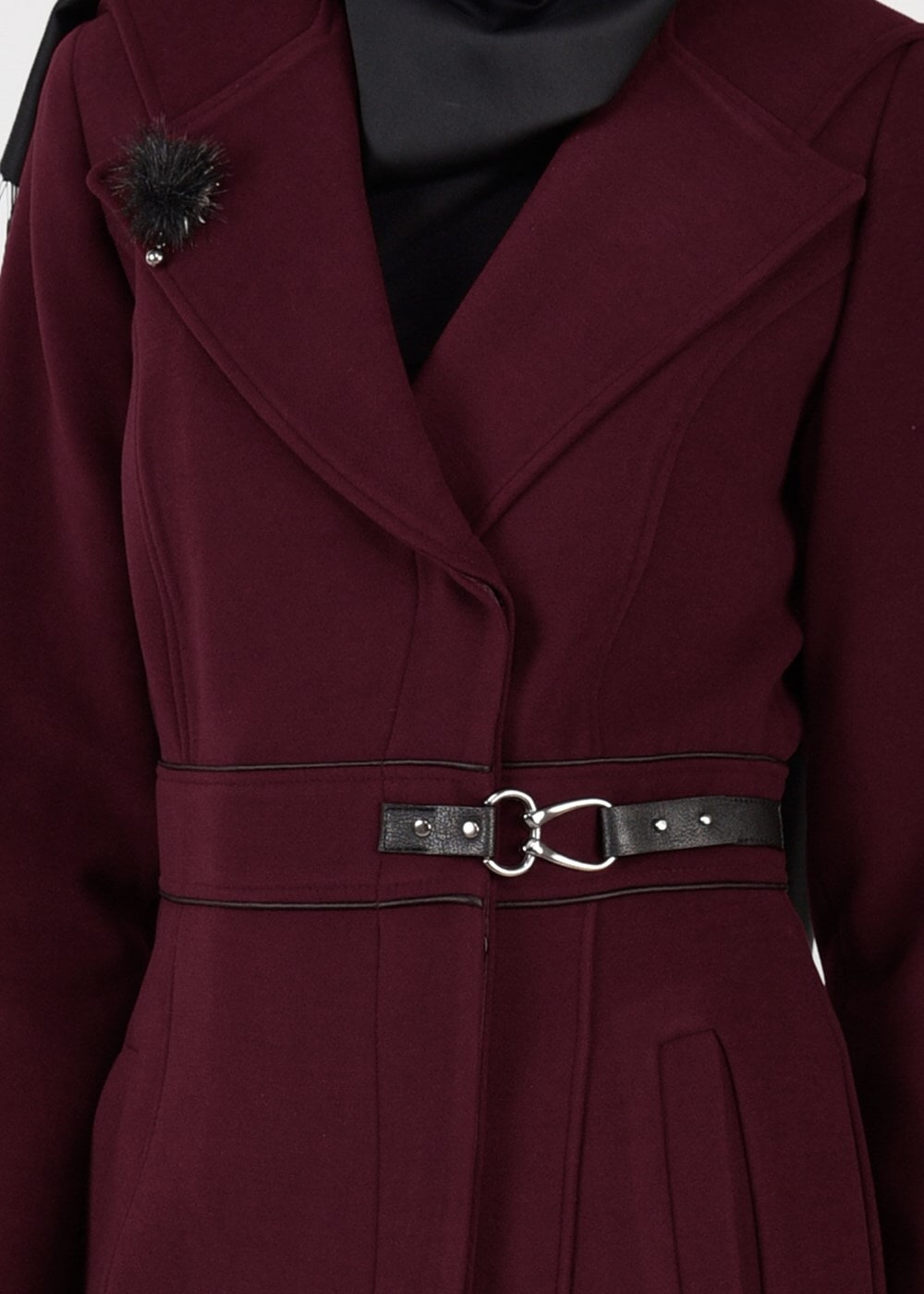 Tesettür giyim BORDO KAPÜŞONLU DÜĞMELİ KABAN 9497