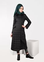 Tesettür giyim SİYAH KARE KAPİTONE KABAN 9502