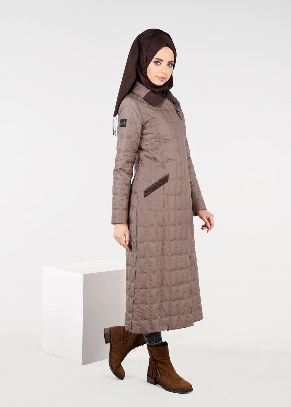 Tesettür giyim KAHVE KARE KAPİTONE KABAN 9502