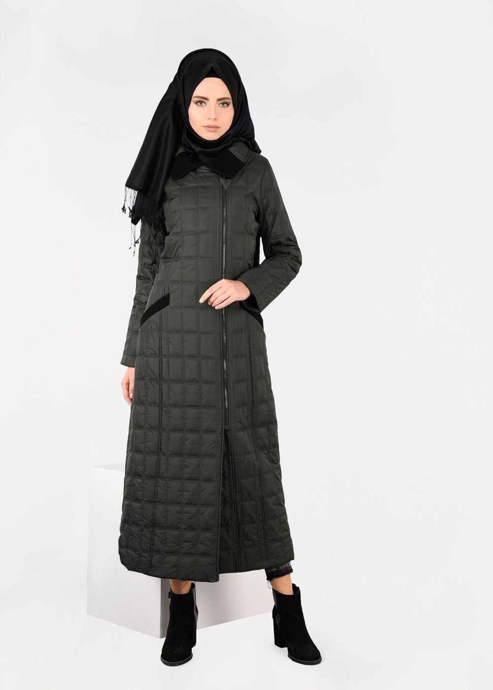 Tesettür giyim HAKİ KARE KAPİTONE KABAN 9502