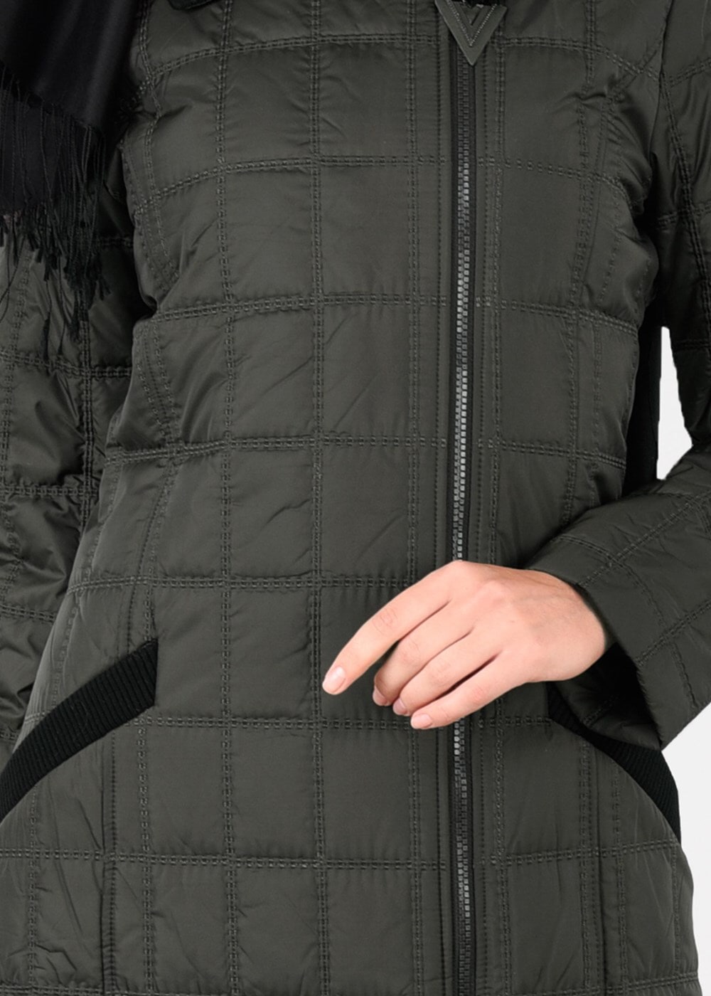 Tesettür giyim HAKİ KARE KAPİTONE KABAN 9502