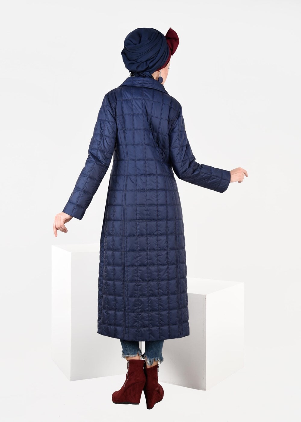 Tesettür giyim LACİVERT KARE KAPİTONE KABAN 9502