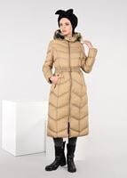 Tesettür giyim KAHVE PELUŞ KAPÜŞONLU ŞİŞME KABAN 9507 