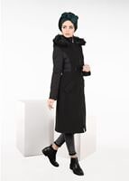 Tesettür giyim SİYAH KÜRK DETAYLI BAĞCIKLI KABAN 9514