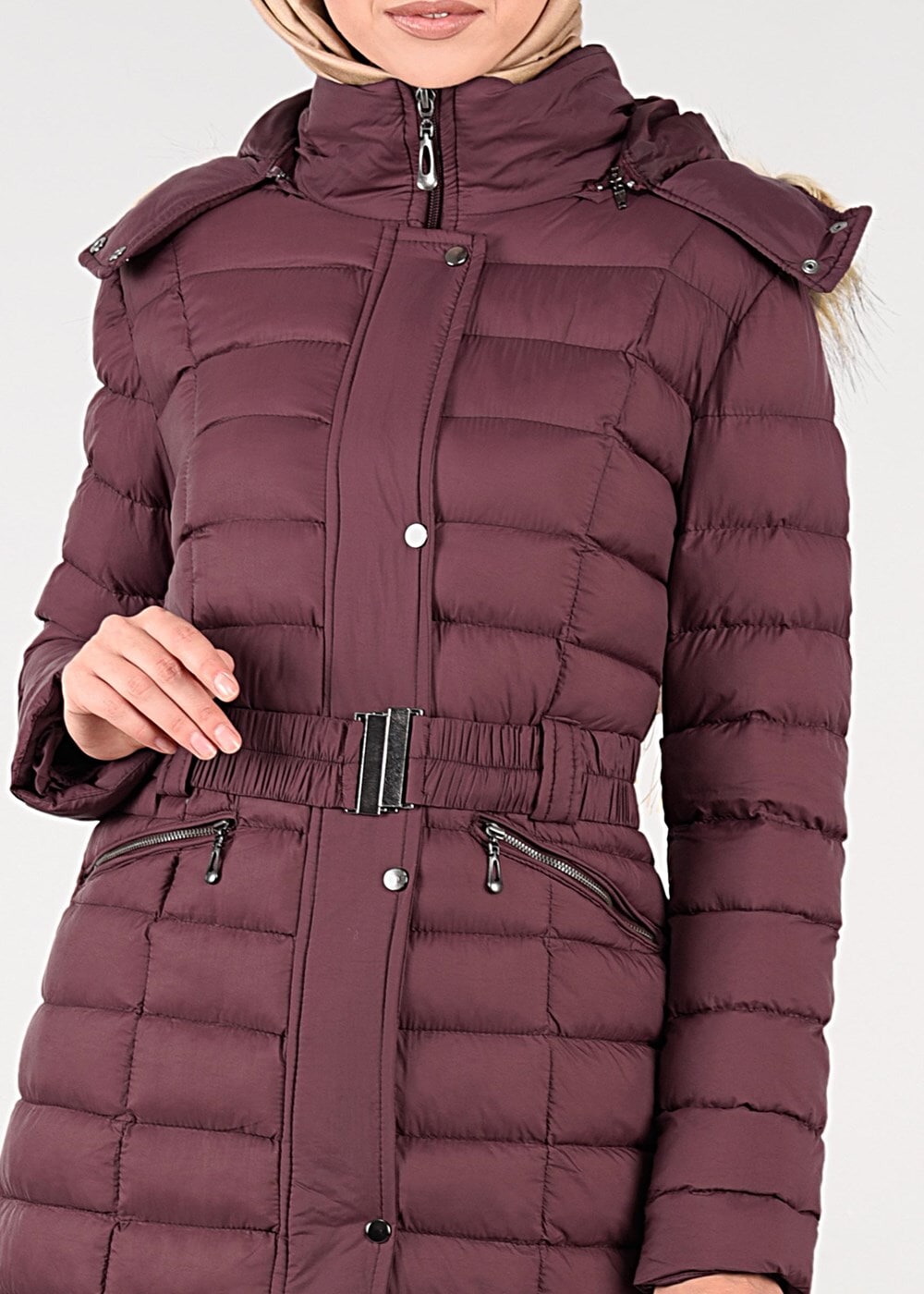 Tesettür giyim BORDO KAPÜŞONLU ŞİŞME KABAN 9517 