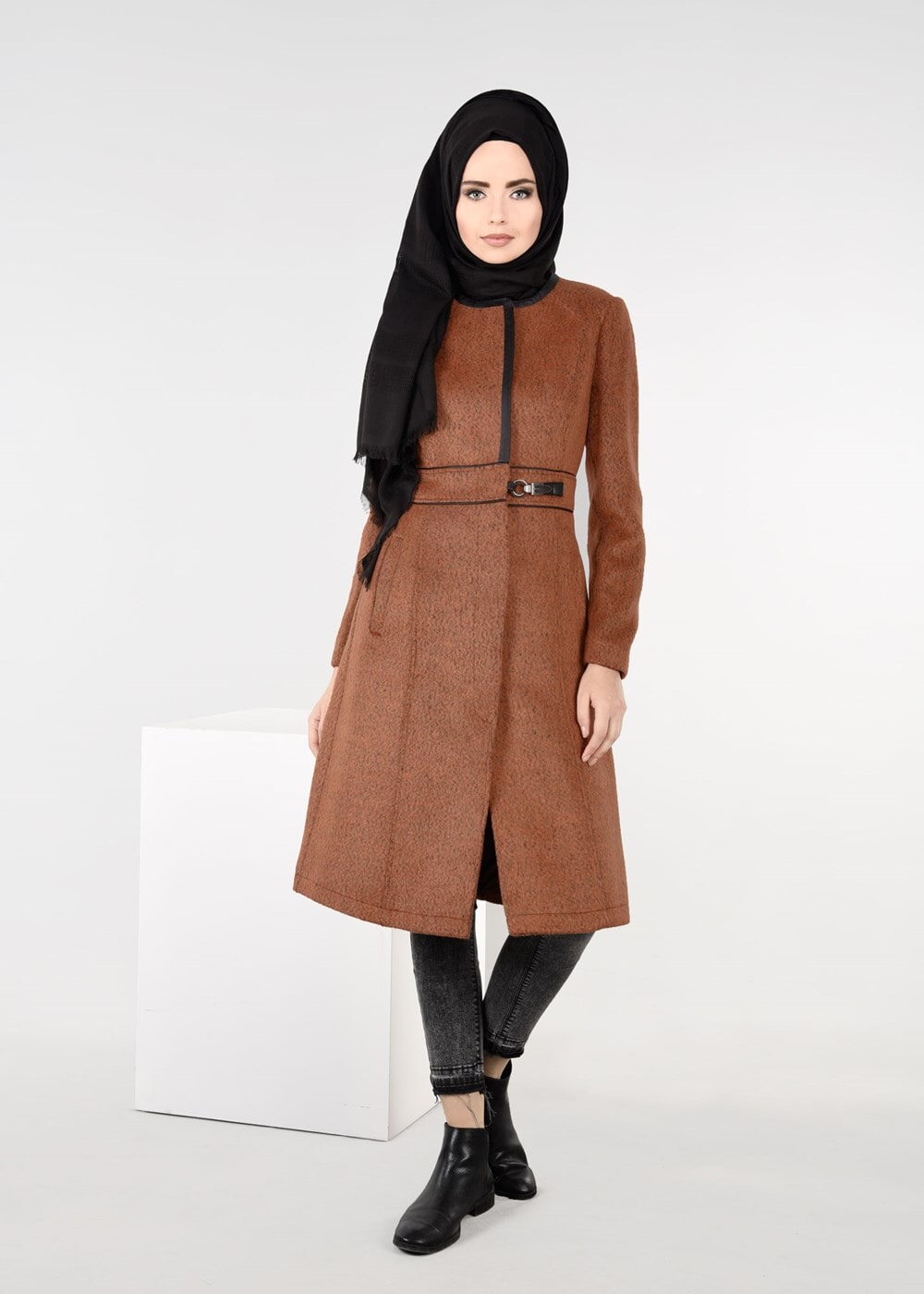 Tesettür giyim TURUNCU BİSİKLET YAKA BİYELİ KABAN 9522 