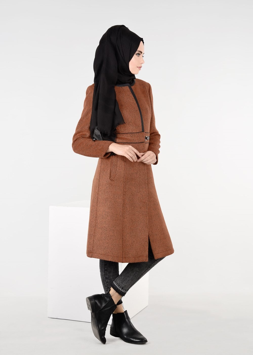 Tesettür giyim TURUNCU BİSİKLET YAKA BİYELİ KABAN 9522 