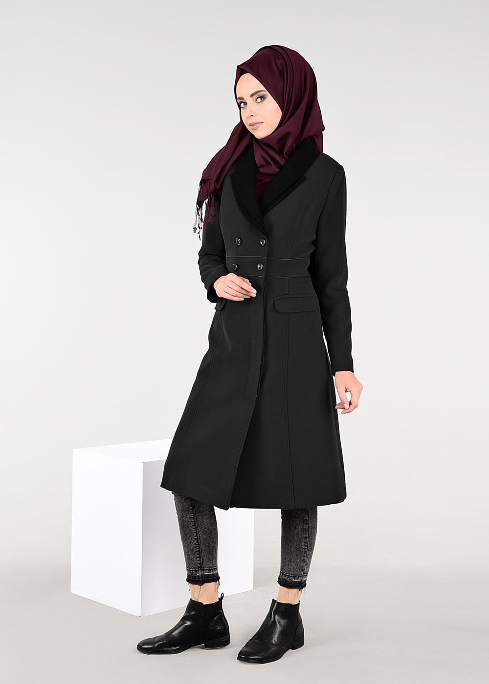 Tesettür giyim SİYAH KRUVAZE DÜĞMELİ KABAN 9528 