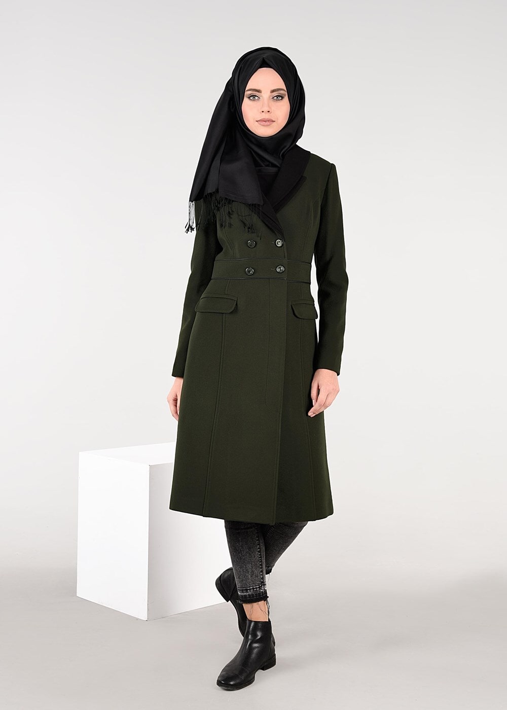 Tesettür giyim HAKİ KRUVAZE DÜĞMELİ KABAN 9528 