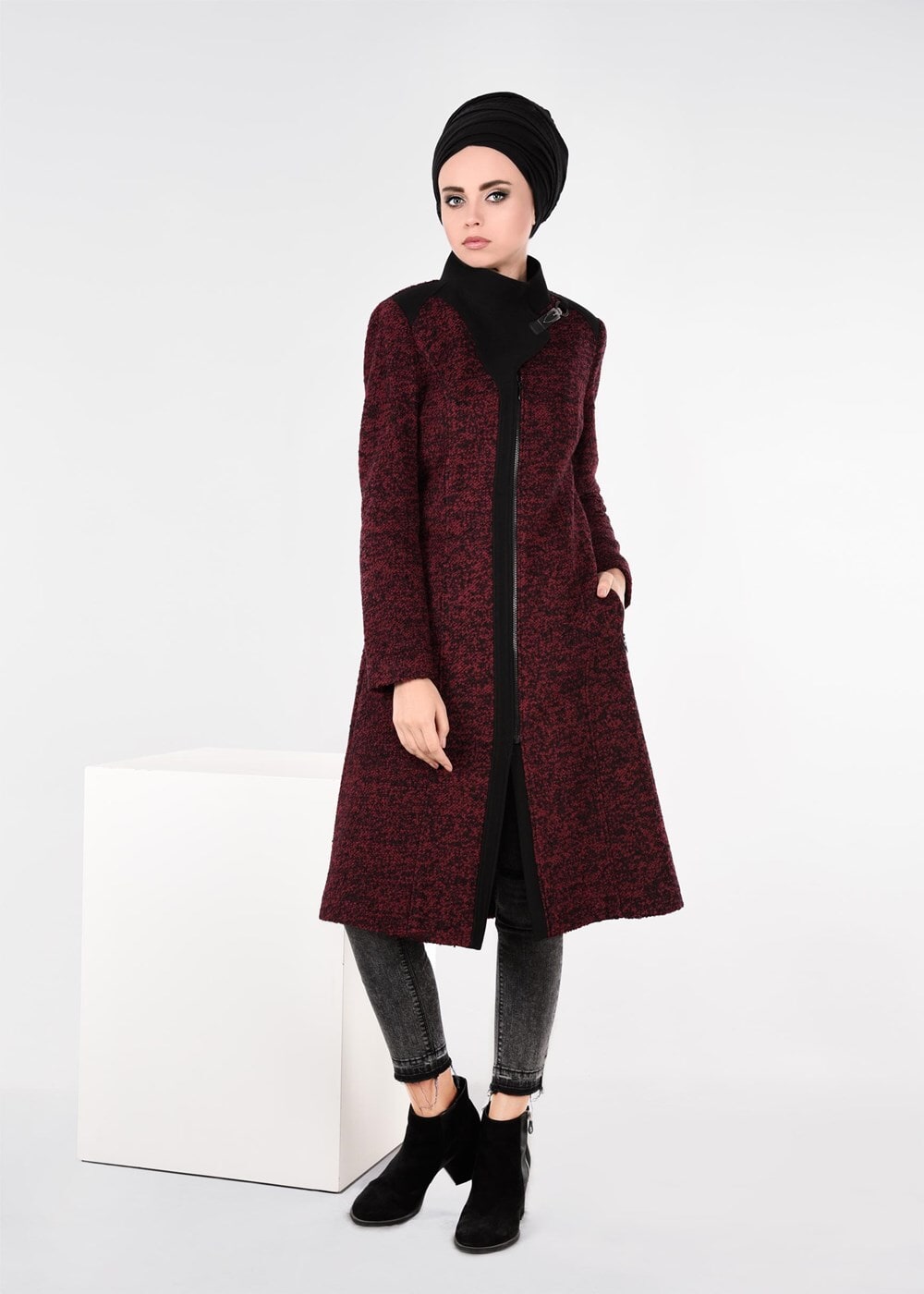 Tesettür giyim BORDO FERMUARLI KEÇE KABAN 9531