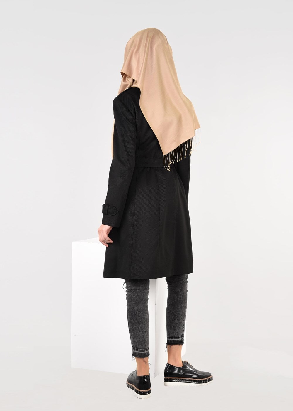 Tesettür giyim SİYAH BALIKÇI YAKA BELİ KUŞAKLI KABAN 9536 